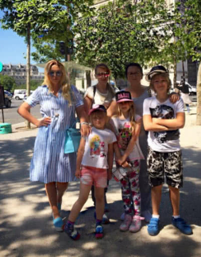 Ирина Дубцова устроила сыну «модные» каникулы во Франции