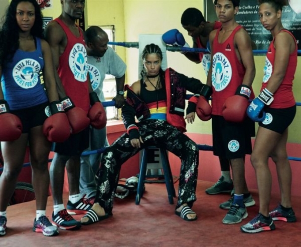 Адриана Лима готовится к Олимпиаде в Рио в боксерских перчатках