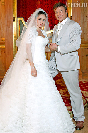 Любовь Тихомирова отмечает годовщину венчания 