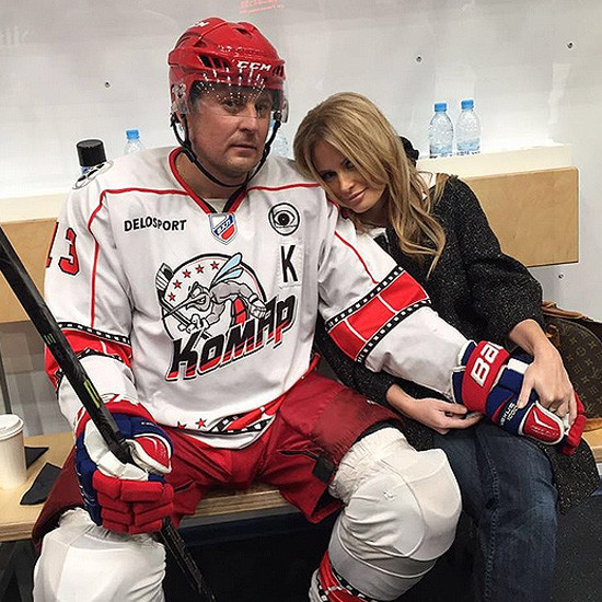 Дана Борисова закрутила роман с хоккеистом 