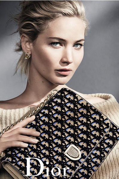 Своя ноша: Дженнифер Лоуренс в рекламе сумок Dior