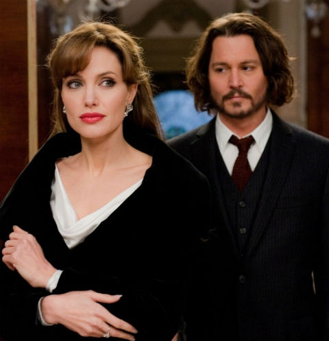 СМИ обсуждают возможный роман Джоли и Деппа