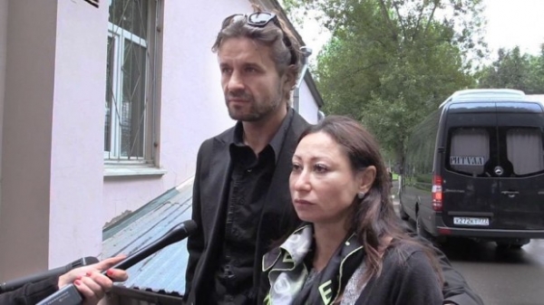 Дочь продюсера Пугачевой заявила о гомосексуальной связи отца и сводного брата