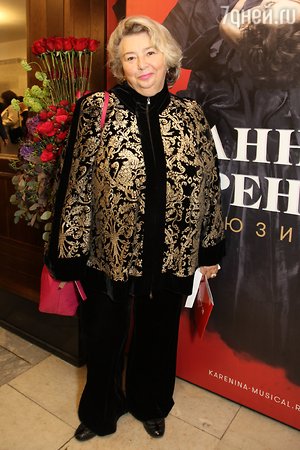 Стефания Маликова и Ирина Медведва блеснули нарядами в Театре оперетты