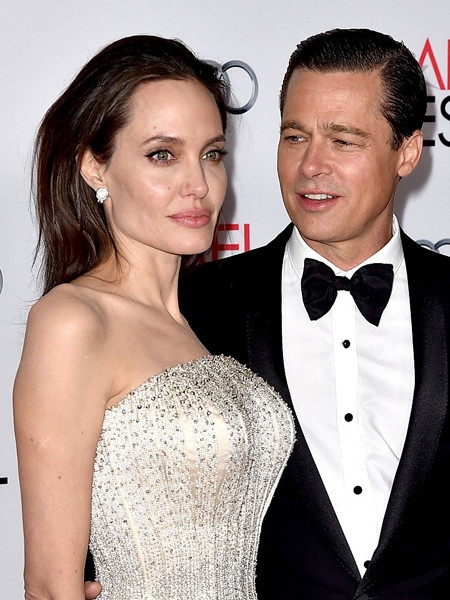 Трудности развода: знакомые Джоли поддержали Питта