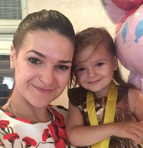 Маленькая дочь Виктории Райдос становится звездой «Инстаграма»