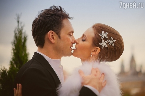 Анна Снаткина и Виктор Васильев отмечают льняную свадьбу