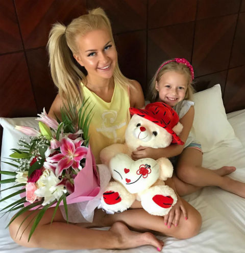 Марина Африкантова отметила день рождения с дочкой Андрея Чуева