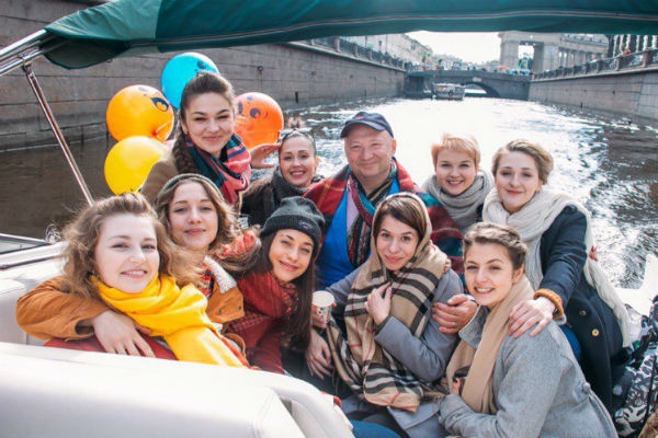 Юрия Гальцева застали в объятиях молодой актрисы