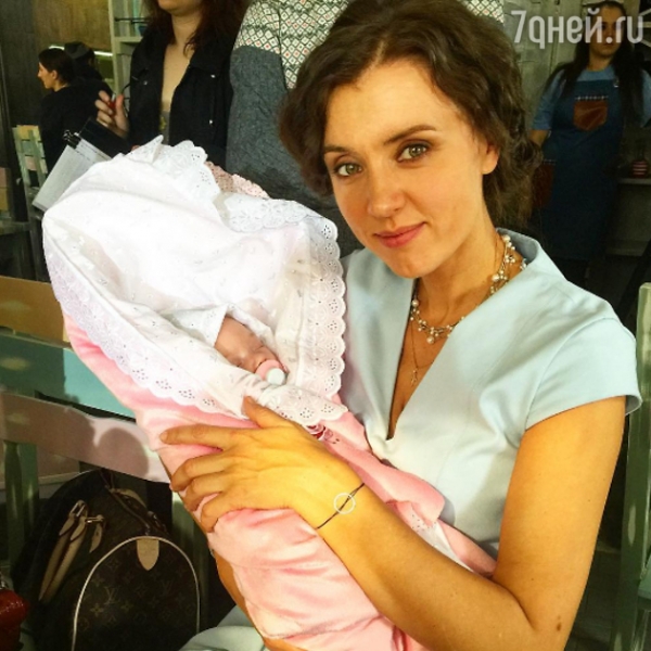 42-летняя Ксения Алферова стала бабушкой