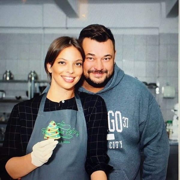 Сергей Жуков с женой открывают первую кондитерскую в Москве