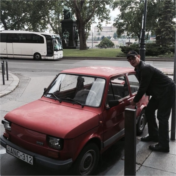 Польские фанаты купили Тому Хэнксу раритетное авто