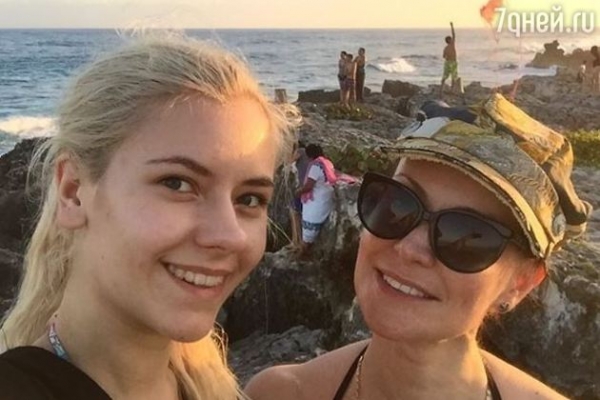 Нонна Гришаева отдыхает с семьей в Мексике