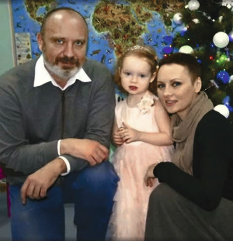 Муж Елены Ксенофонтовой впервые о скандале: «Я три месяца не видел дочь»