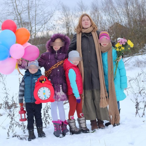 Мать из Зеленограда отчаянно борется за возвращение 10 приемных детей
