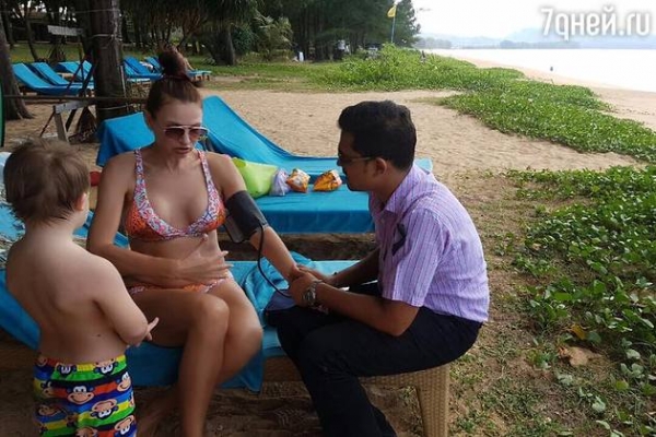 Эвелине Блёданс понадобилась помощь врача в Таиланде