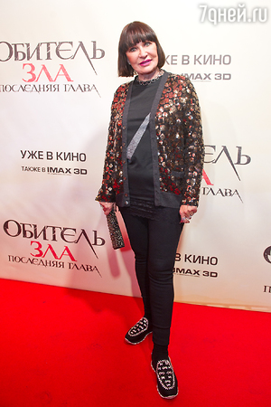 Миллу Йовович на премьере в Москве поддержала мама