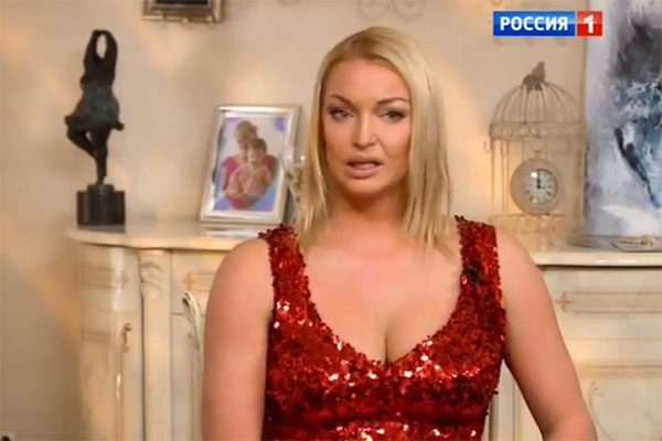 Анастасия Волочкова не может добиться денег от бывшего мужа