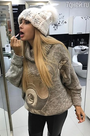 Эвелина Блёданс перекрасилась в блондинку
