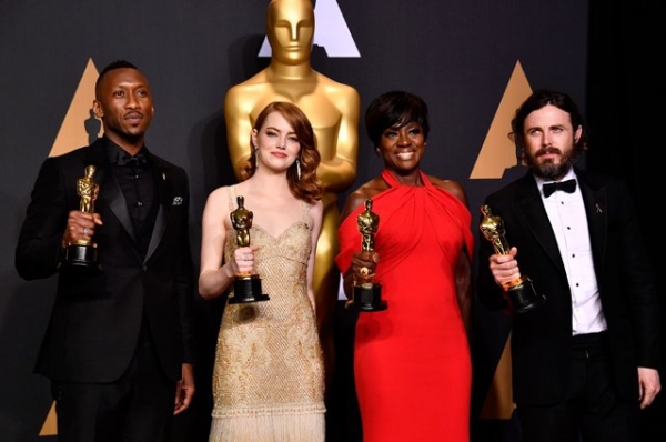 Триумфаторы «Оскара-2017» получили свои статуэтки