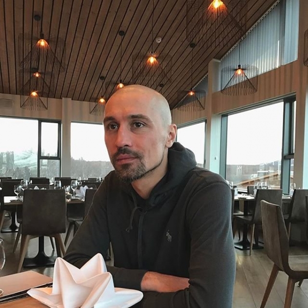 Дима Билан выложил в сеть снимки с отдыха в Исландии