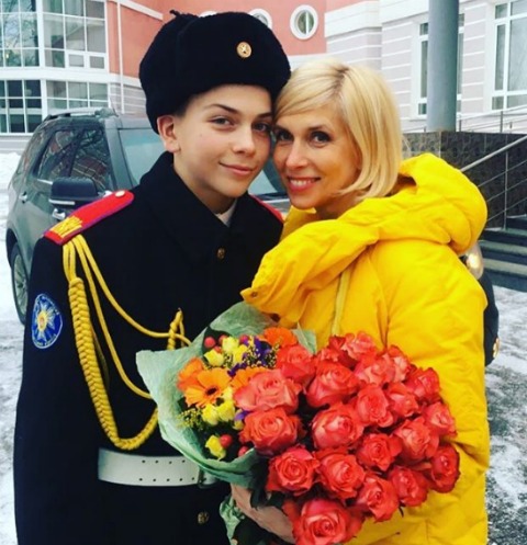 Алена Свиридова ограждает сына от женщин