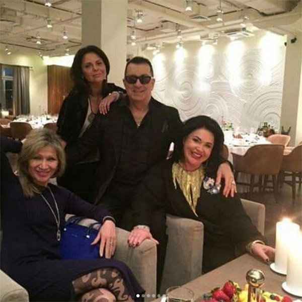 Александр Буйнов отметил день рождения в компании роскошных женщин