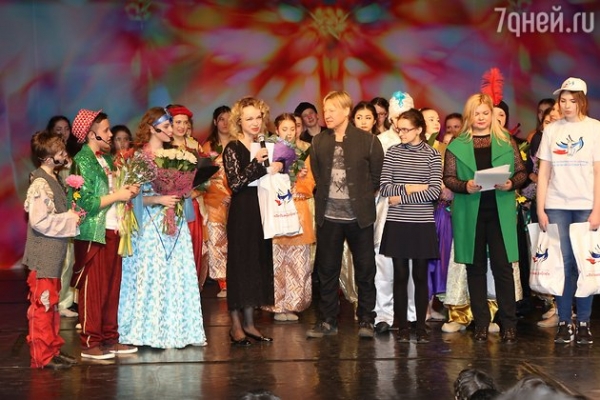 Дмитрий Харатьян осчастливил больных детей