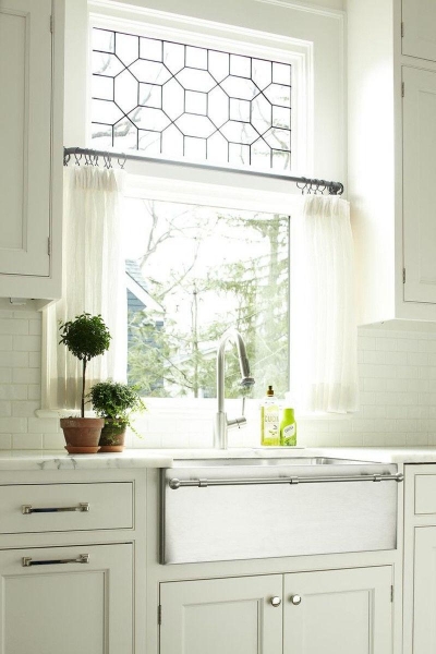 Гид по выбору штор для вашей кухни