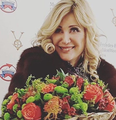 Вика Цыганова обратилась к батюшке из-за конфликта с мужем