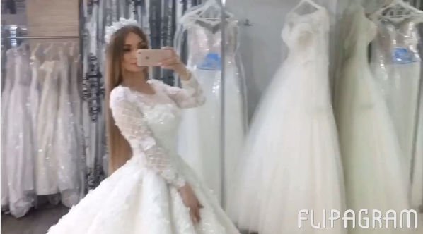 Евгения Фиофилактова показала снимок в свадебном платье