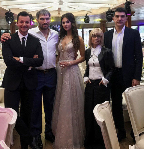 Вера Глаголева ушла в отрыв на втором дне свадьбы дочери
