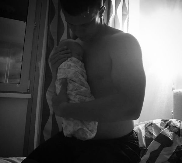 Алия Мустафина опубликовала первое фото новорожденной дочери