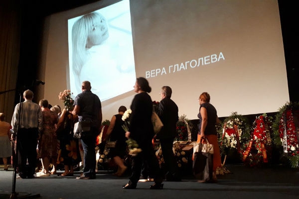 В Москве проходит прощание с Верой Глаголевой