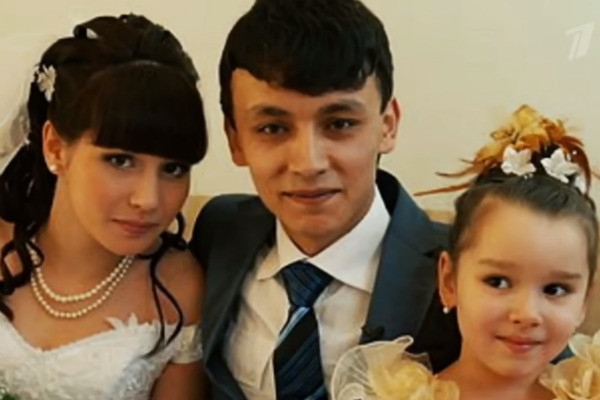 Родившая в 11 лет Валя Исаева разводится с супругом Хабибом Патахоновым из-за побоев