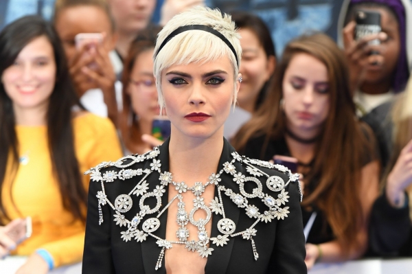 Cara Delevingne starred in a provocative photo shoot – Celebrity News