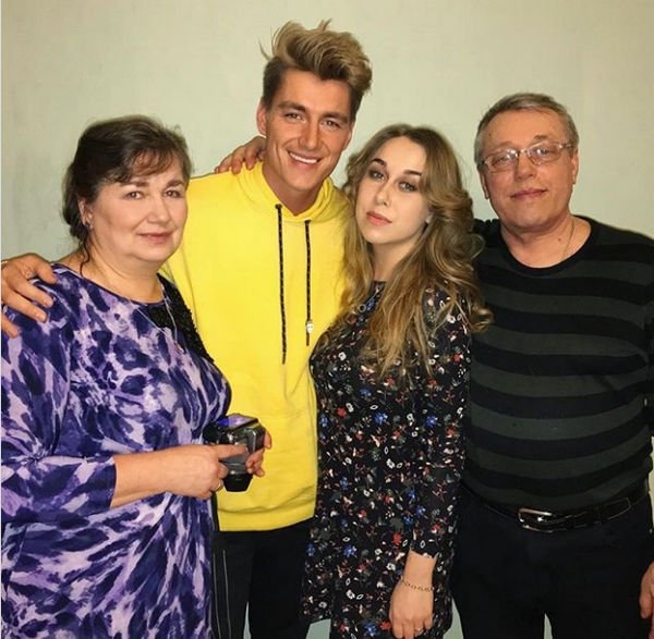 Алексей Воробьев опубликовал редкое семейное фото