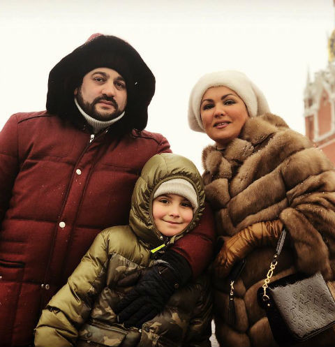 Супруг Анны Нетребко пожаловался на ее холодность