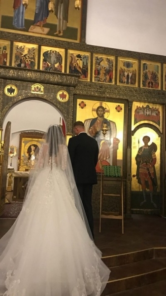 Дмитрий Тарасов и Анастасия Костенко устроили пышную свадьбу