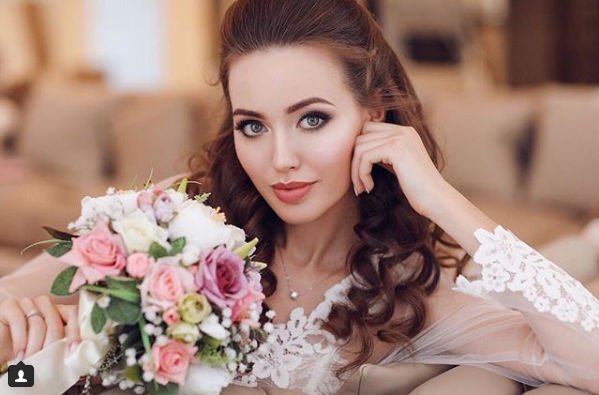 Анастасия Костенко получила шквал критики за свой образ невесты