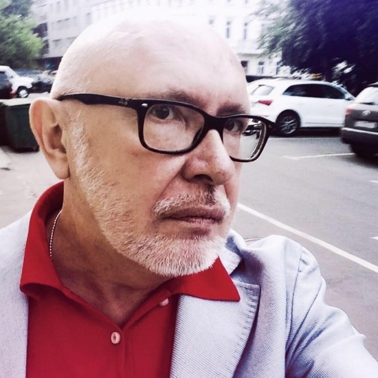 Скончался известный телеведущий и издатель Александр Шаталов 
