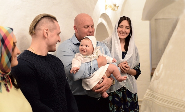 Эдгард Запашный крестил сына и дочь