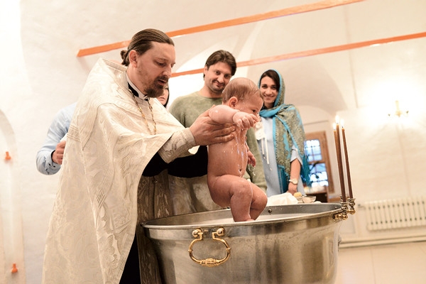 Эдгард Запашный крестил сына и дочь