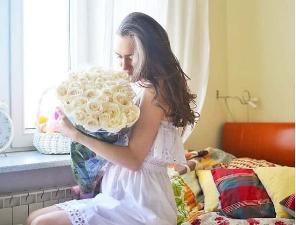Беременная Мария Адоевцева занята ремонтом в своей квартире