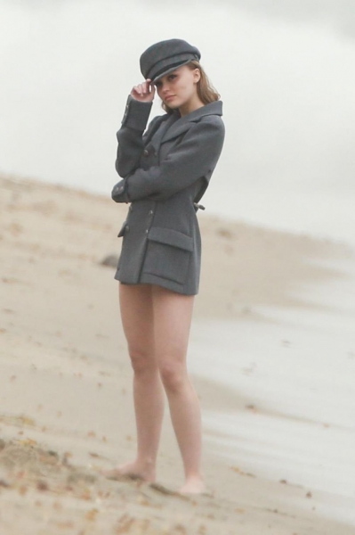 Лили-Роуз Депп снялась в романтичной пляжной фотосессии