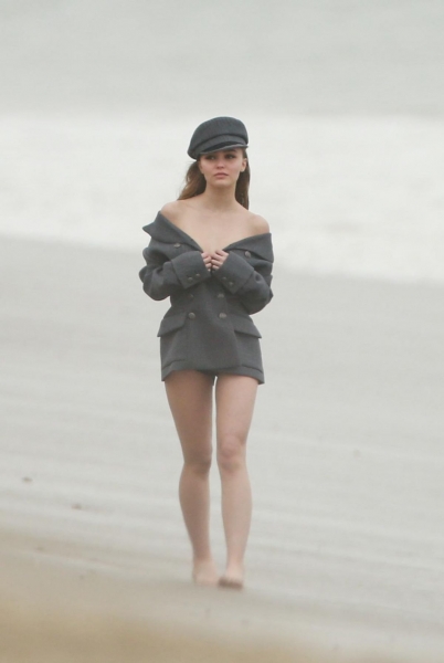 Лили-Роуз Депп снялась в романтичной пляжной фотосессии