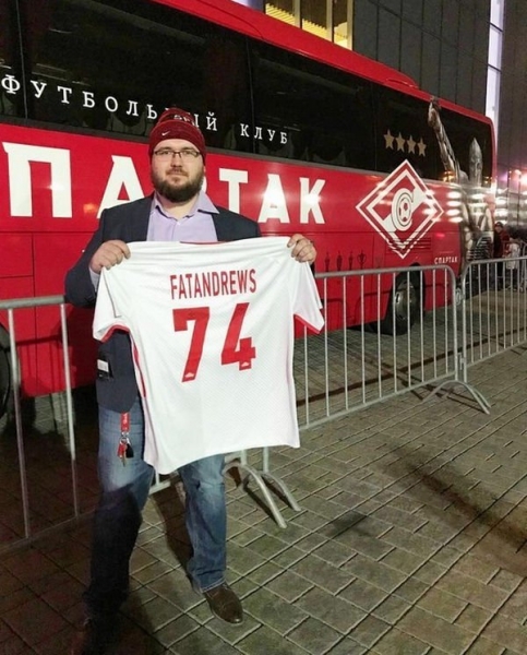 Дмитрий Тарасов напал на болельщика, но не признает своей вины