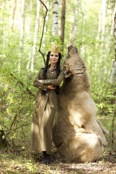 Елена Галицына отважилась на опасную, но невероятно красочную фотосессию