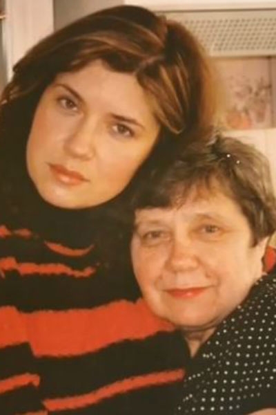 Вера Сотникова: романы с поклонниками, гибель сестры и чувство вины перед мамой