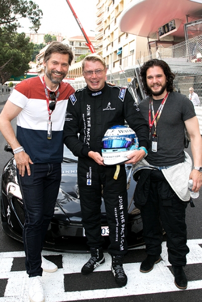 Белла Хадид, Хью Грант, Крис Дженнер и другие звезды на Гран-при «Формулы-1″ в Монако